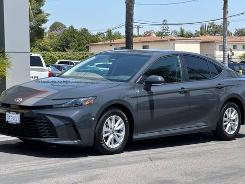 Used 2025 Toyota Camry LE FWD image 10