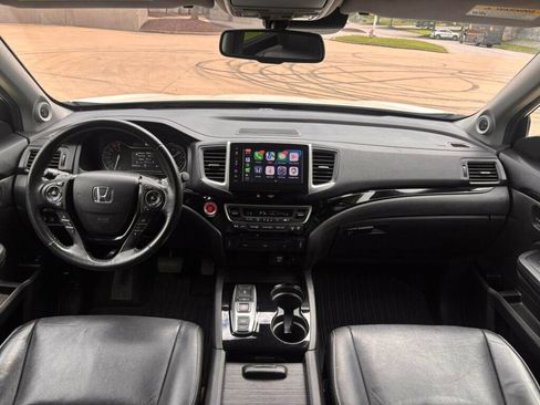 Used 2017 Honda Pilot Touring image 28