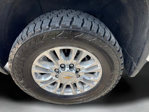 Used 2021 Chevrolet Silverado 2500 High Country w/ Z71 Off-Road Package AWD/4WD image 24