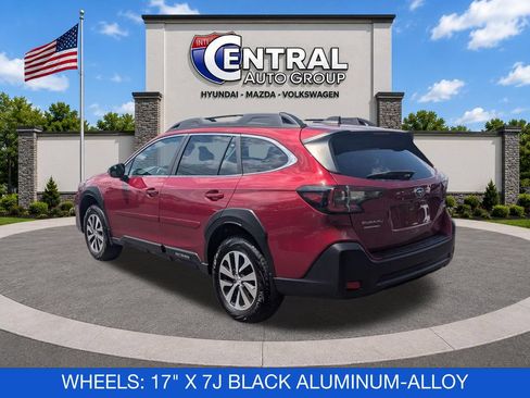Used 2025 Subaru Outback Premium AWD/4WD image 6