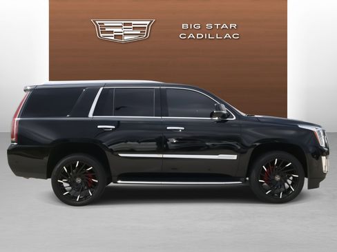 Used 2018 Cadillac Escalade Luxury image 6