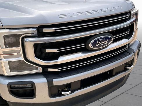 Used 2020 Ford F250 Platinum w/ Tremor Off-Road Package AWD/4WD image 30