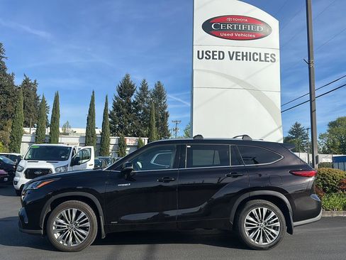 Used 2020 Toyota Highlander Platinum image 1