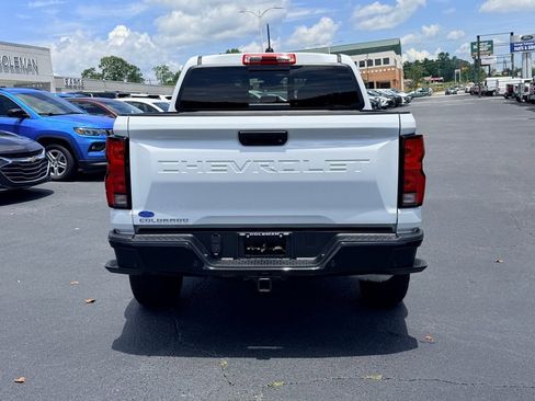 Used 2024 Chevrolet Colorado Z71 w/ Z71 Convenience Package 2 AWD/4WD image 5