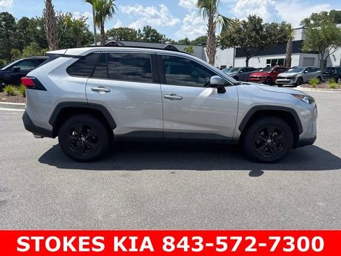 Used 2021 Toyota RAV4 XLE FWD image 1