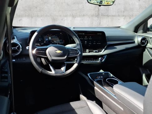 Used 2025 Chevrolet Equinox LT w/ Convenience Package II AWD/4WD image 5