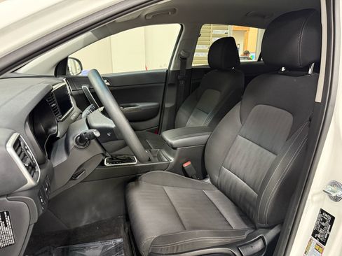 Used 2022 Kia Sportage LX AWD/4WD image 10