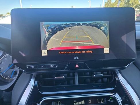 Certified 2023 Toyota Venza XLE AWD/4WD image 14