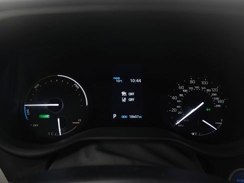 Used 2024 Toyota Sienna LE image 29