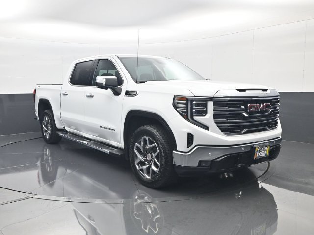 Used 2023 GMC Sierra 1500 SLT w/ SLT Premium Plus Package AWD/4WD image 3
