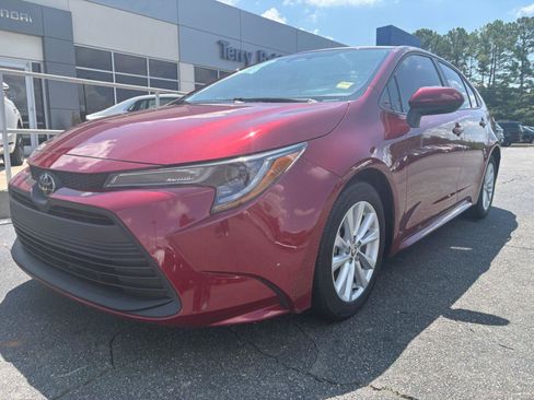 Used 2023 Toyota Corolla LE w/ LE Convenience Package FWD image 1
