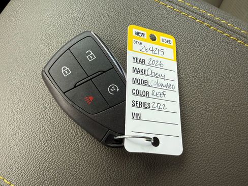 Used 2026 Chevrolet Colorado ZR2 w/ Technology Package AWD/4WD image 39