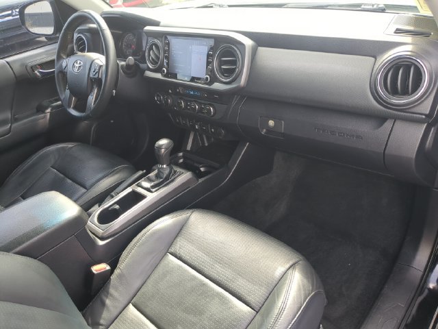 Used 2022 Toyota Tacoma TRD Sport w/ TRD Premium Sport Package AWD/4WD image 15