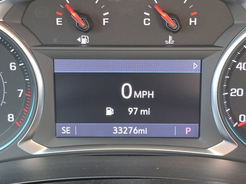 Used 2023 Chevrolet Traverse LT image 36