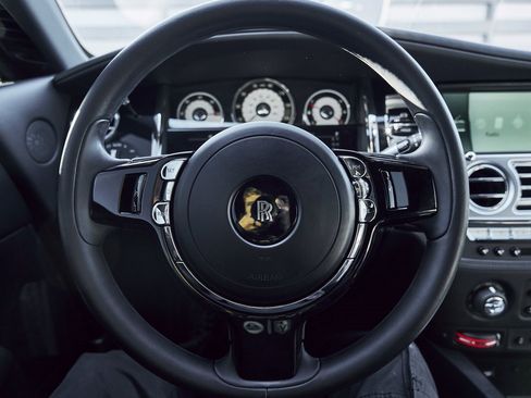 Used 2015 Rolls-Royce Wraith image 48