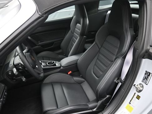 Certified 2025 Porsche 911 Targa 4 GTS AWD/4WD image 9