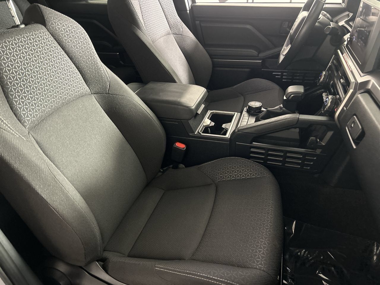 Used 2025 Toyota 4Runner SR5 AWD/4WD image 26