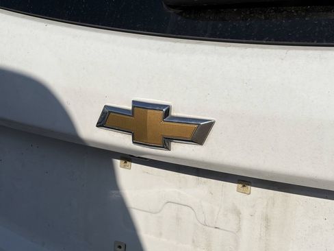 Used 2018 Chevrolet Equinox LT w/ Sun & Infotainment Package FWD image 9