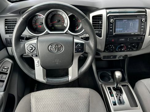 Used 2014 Toyota Tacoma PreRunner w/ SR5 Package image 14