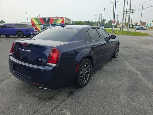 Used 2017 Chrysler 300 S AWD/4WD image 5