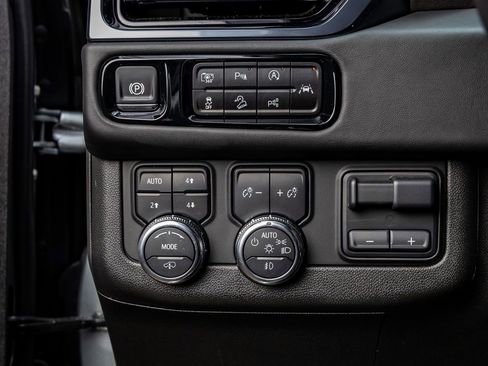 Used 2025 GMC Yukon AT4 Ultimate AWD/4WD image 22