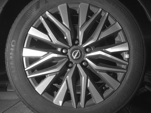 Used 2025 Nissan Altima 2.5 SV FWD image 15