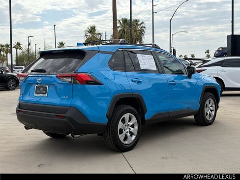 Used 2021 Toyota RAV4 LE w/ Carpet Mat Package (TMS) FWD image 6