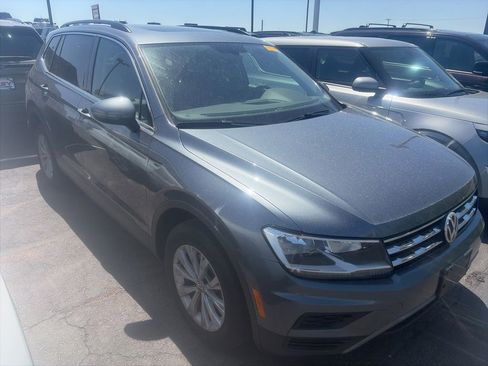 Used 2019 Volkswagen Tiguan SE w/ Panoramic Sunroof Package AWD/4WD image 2