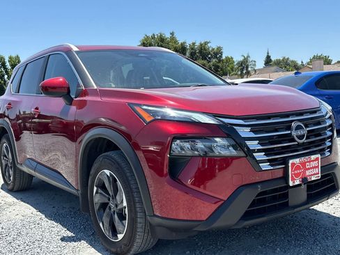 Used 2025 Nissan Rogue SV w/ SV Premium Package FWD image 10