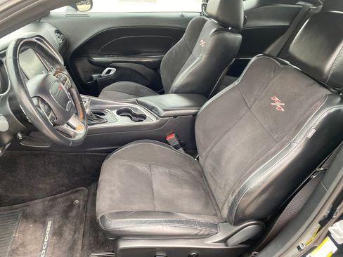 Used 2015 Dodge Challenger R/T Plus image 11