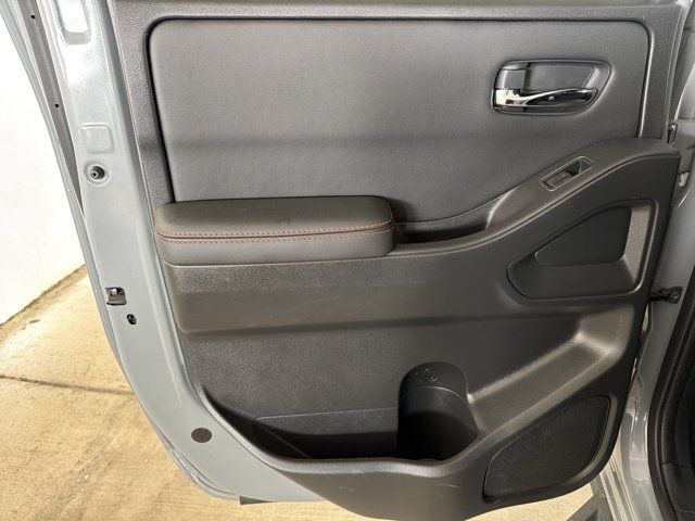 Used 2024 Nissan Frontier Pro-X w/ Pro Convenience Package RWD image 12