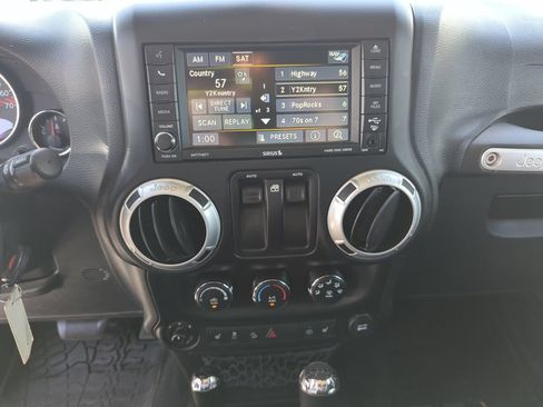 Used 2016 Jeep Wrangler Rubicon AWD/4WD image 33