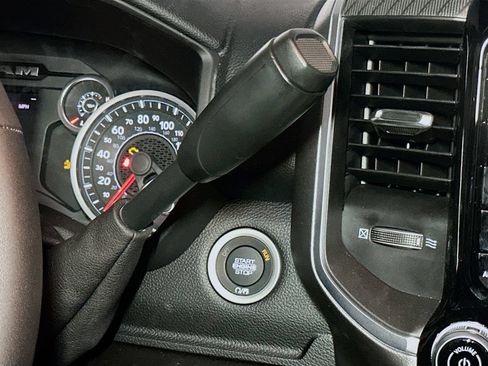 New 2026 RAM 2500 Big Horn AWD/4WD image 12