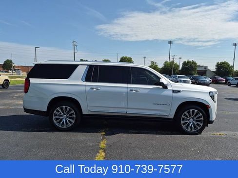 Used 2023 GMC Yukon XL Denali AWD/4WD image 2