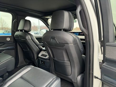 Used 2025 Lincoln Navigator L Reserve w/ Jet Appearance Package image 30