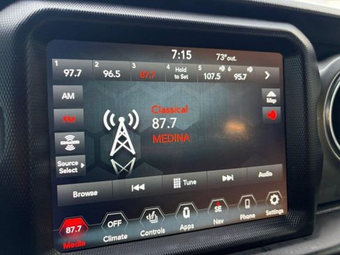 Used 2020 Jeep Wrangler Unlimited Sahara AWD/4WD image 23