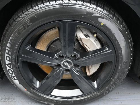 Used 2019 Audi e-tron Prestige w/ Prestige Package image 42