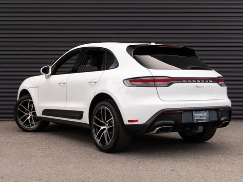 Certified 2025 Porsche Macan AWD/4WD image 3