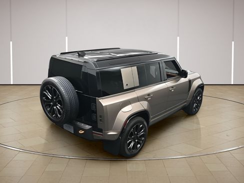 New 2026 Land Rover Defender 110 AWD/4WD image 35