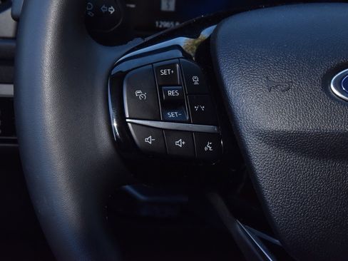 Used 2024 Ford Escape SE image 23