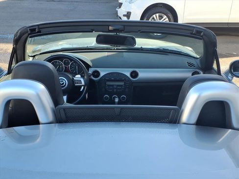 Used 2010 MAZDA MX-5 Miata Grand Touring image 6