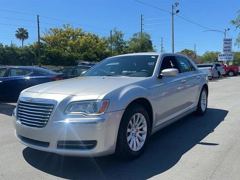 Used 2012 Chrysler 300 RWD image 2