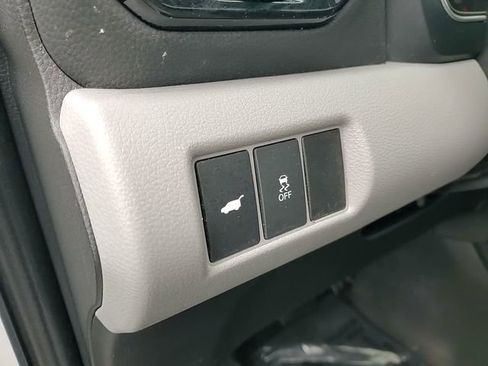 Used 2023 Honda Pilot Touring image 11