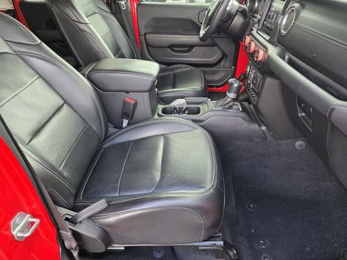 Used 2021 Jeep Wrangler Unlimited Sahara w/ Cold Weather Group image 16