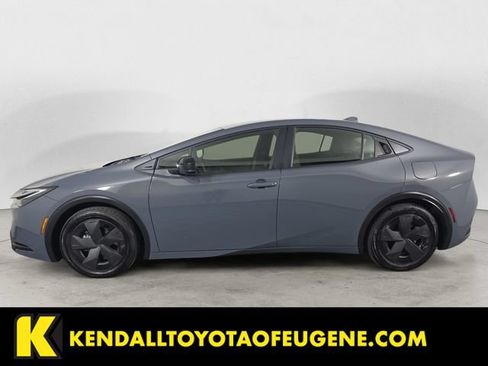 Certified 2025 Toyota Prius Plug-In Hybrid FWD image 8
