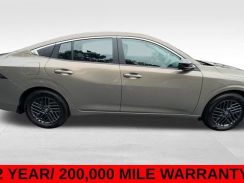 Used 2026 Nissan Sentra SV w/ Floor Mat Package FWD image 8