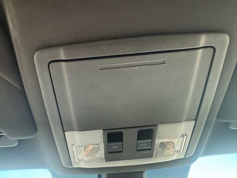 Used 2013 Ford Taurus SHO image 32