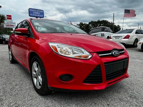 Used 2014 Ford Focus SE FWD image 4