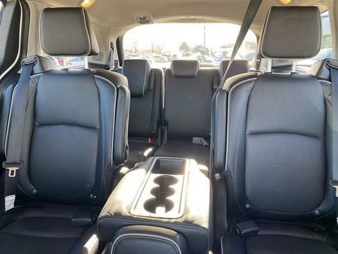 Used 2024 Honda Odyssey Elite image 11