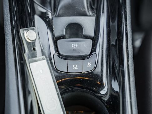 Used 2019 Toyota C-HR Limited FWD image 25